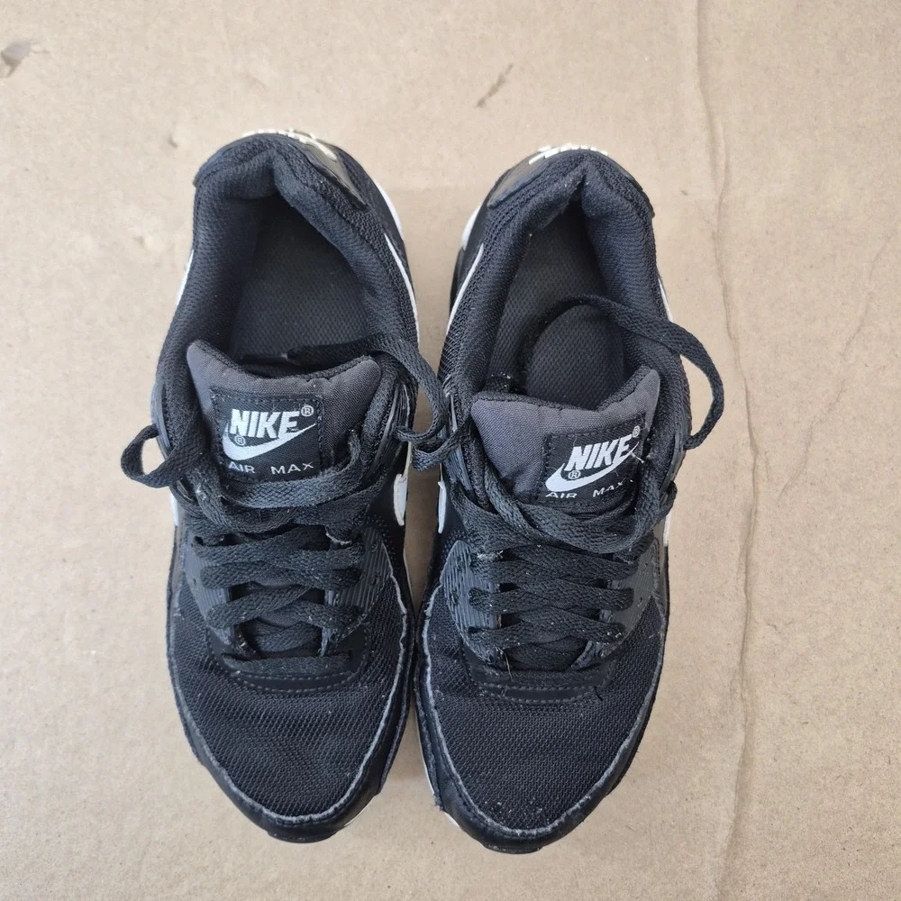 Size 8.5 • Nike Air Max 90 Black / White Women's Sneakers CQ2560-001‎
